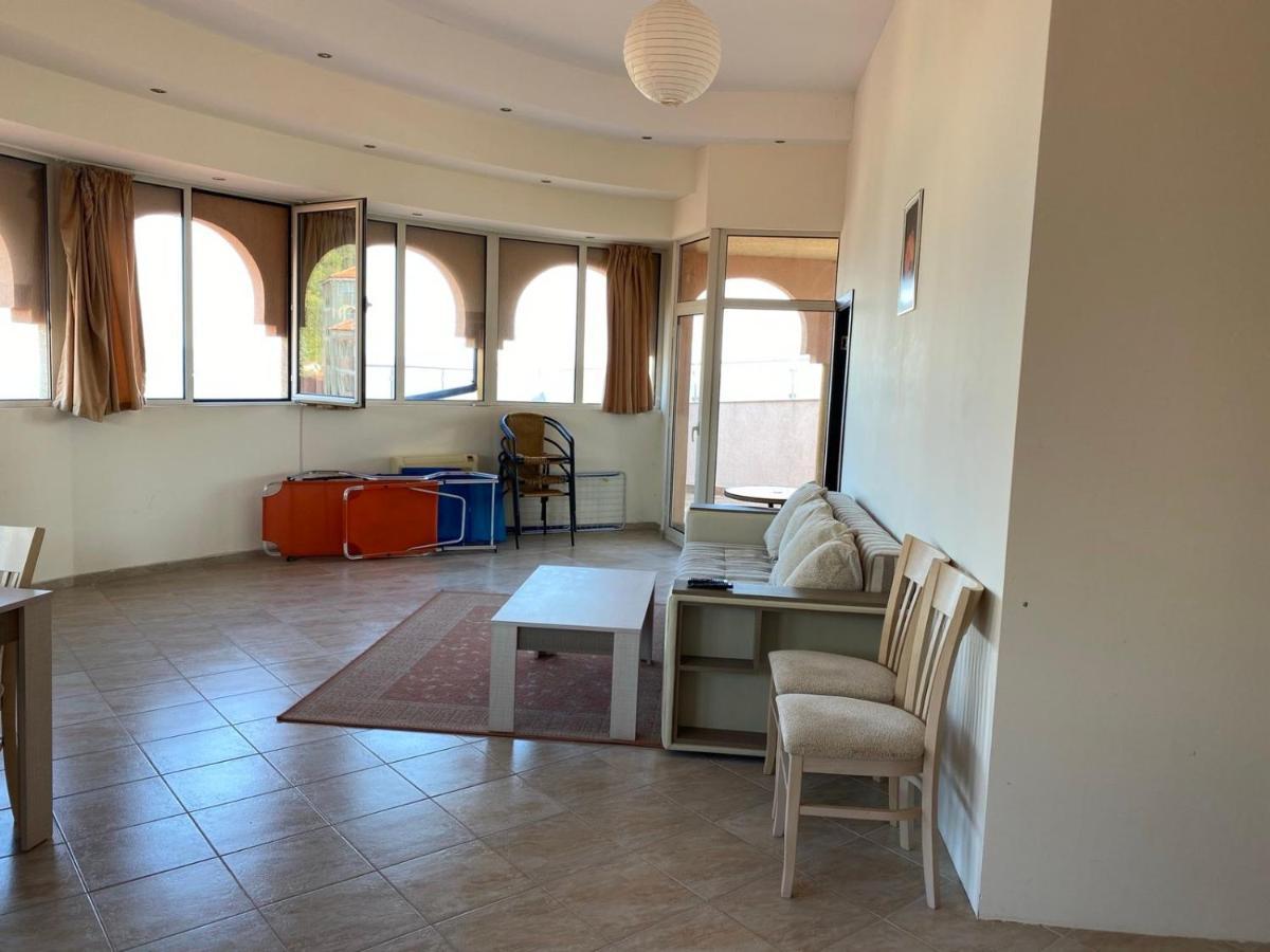 Andalusia Apartments النايت المظهر الخارجي الصورة