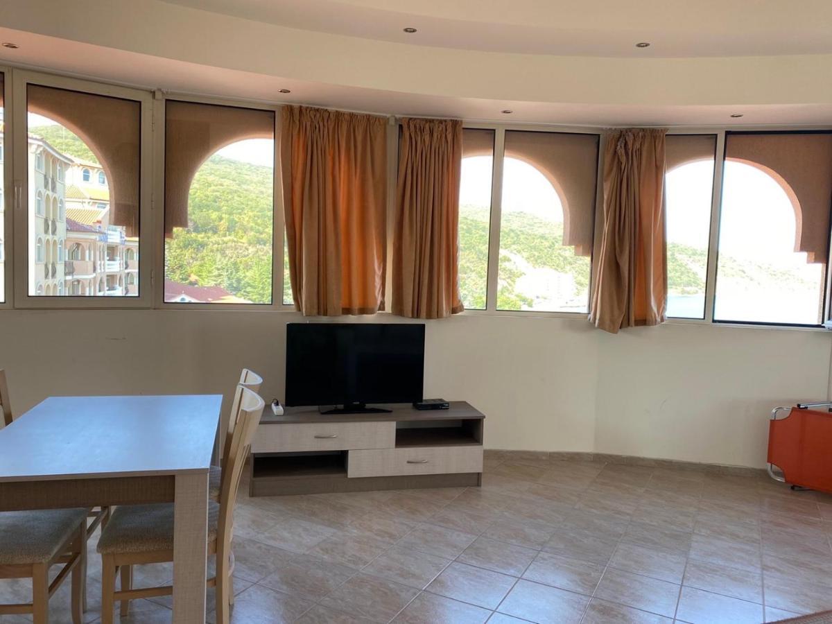 Andalusia Apartments النايت المظهر الخارجي الصورة