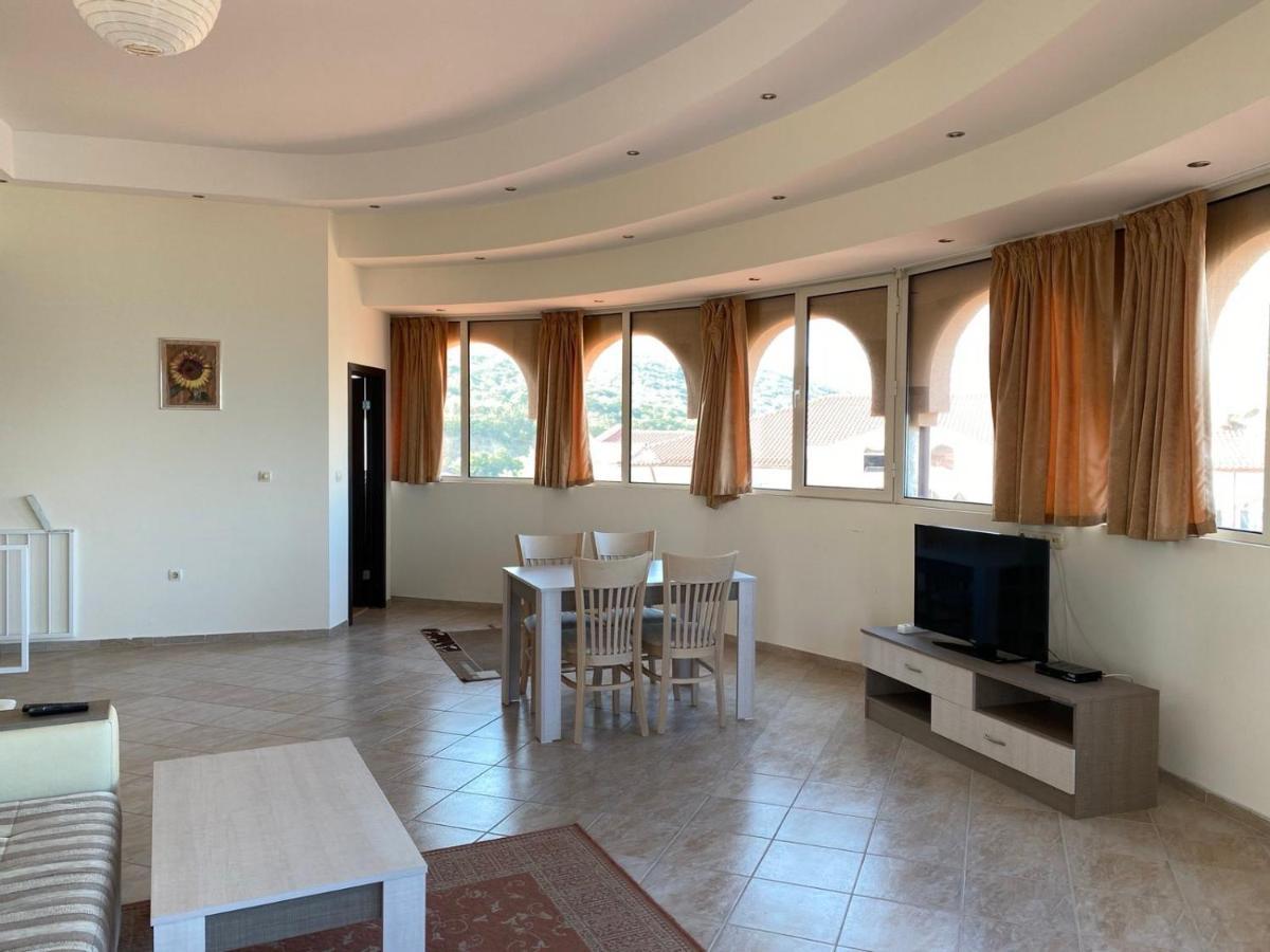 Andalusia Apartments النايت المظهر الخارجي الصورة