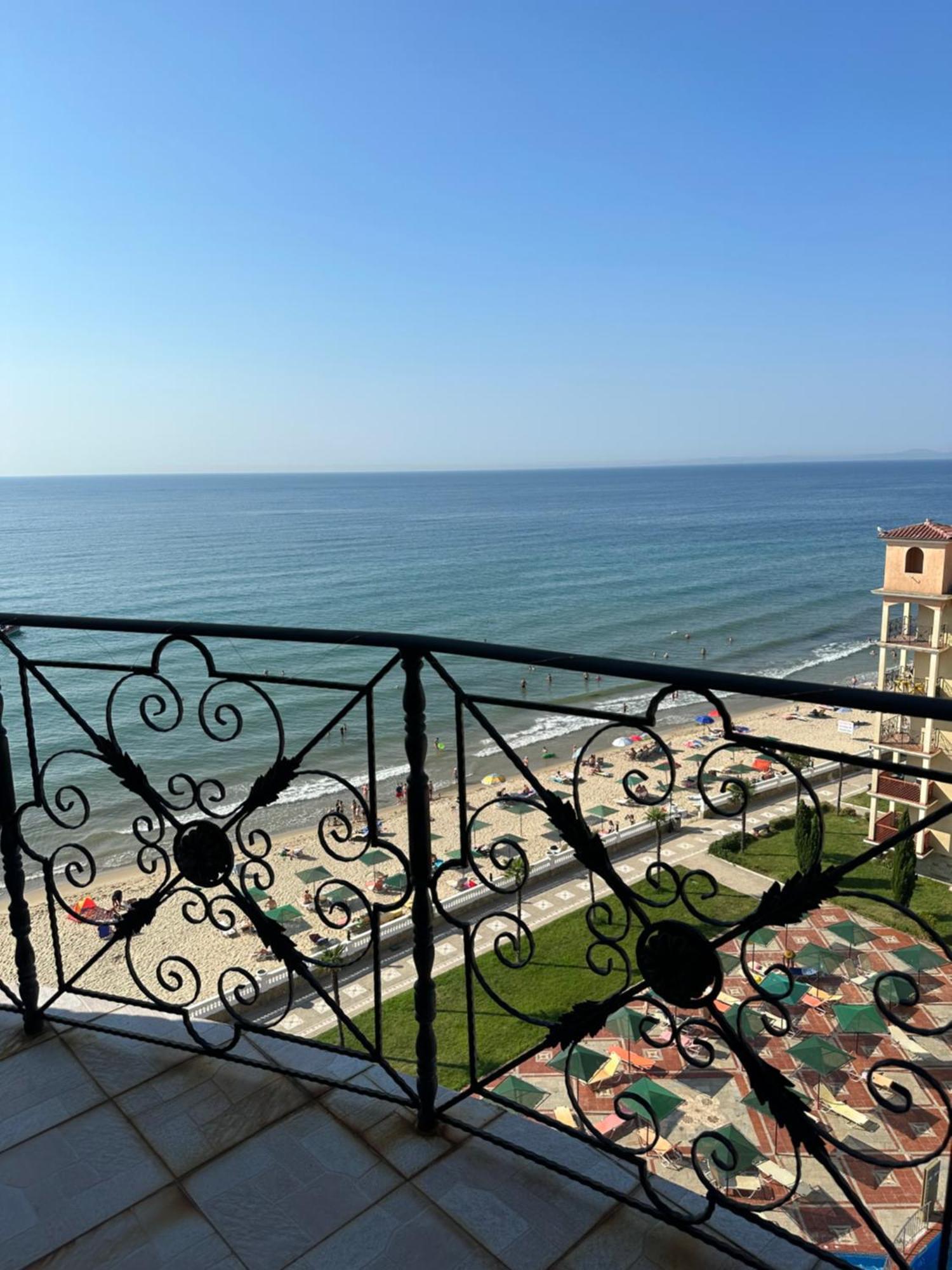 Andalusia Apartments النايت المظهر الخارجي الصورة