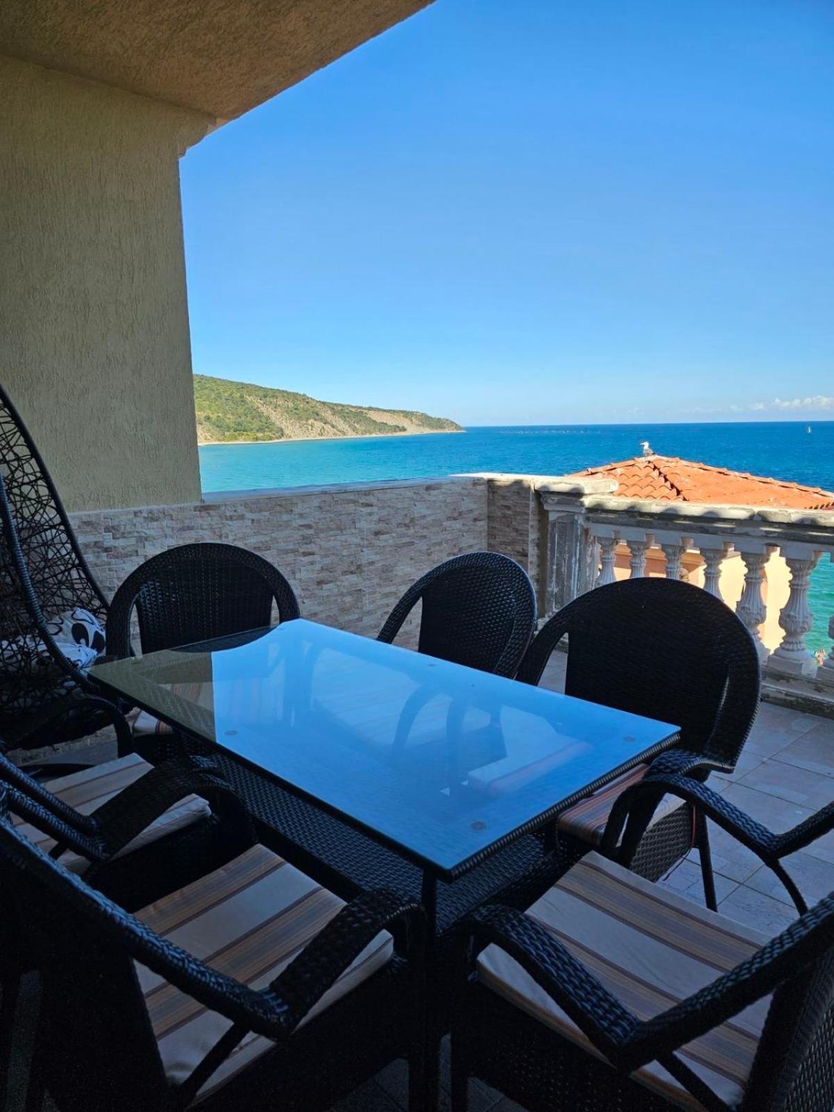 Andalusia Apartments النايت المظهر الخارجي الصورة