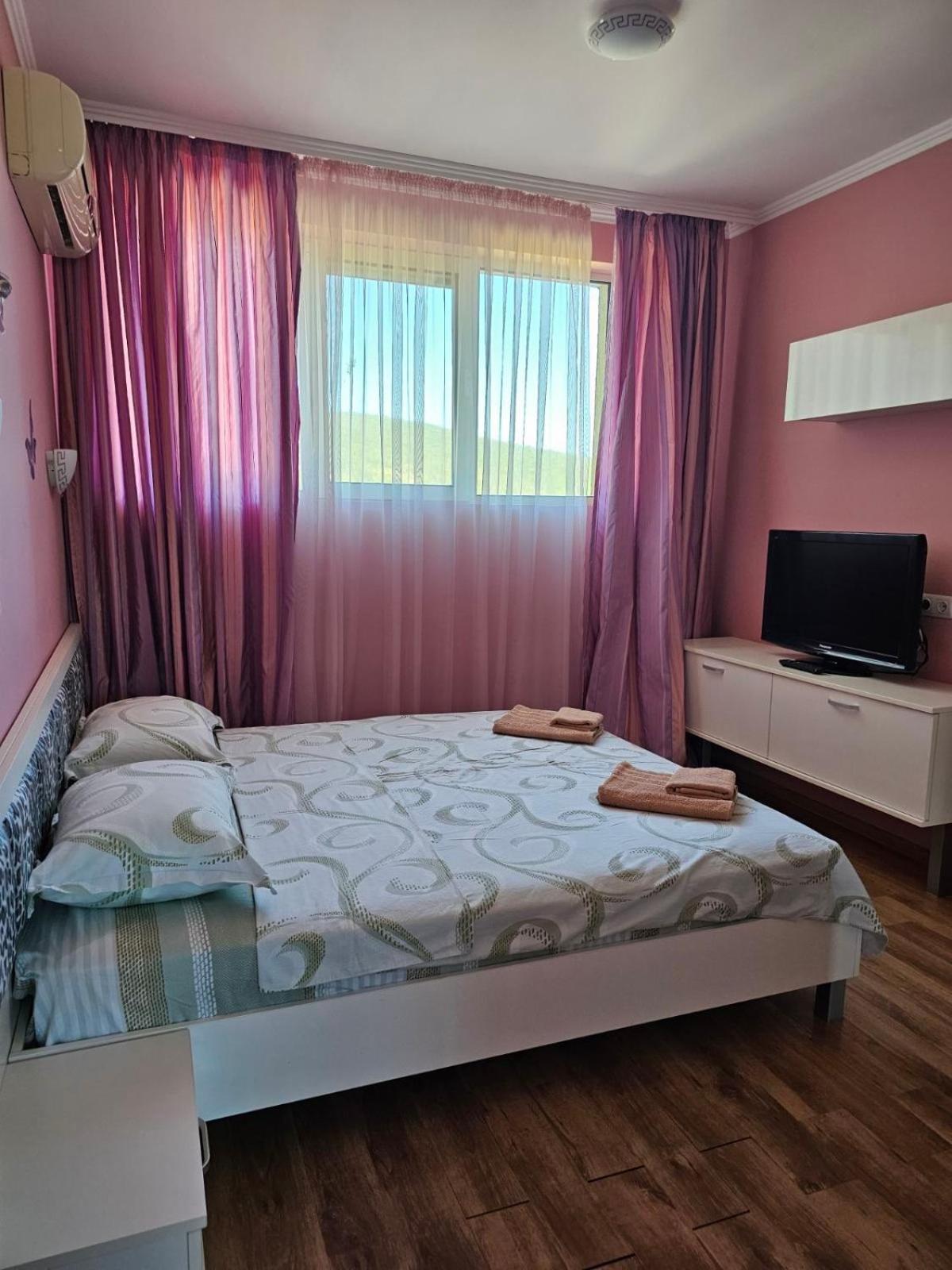 Andalusia Apartments النايت المظهر الخارجي الصورة