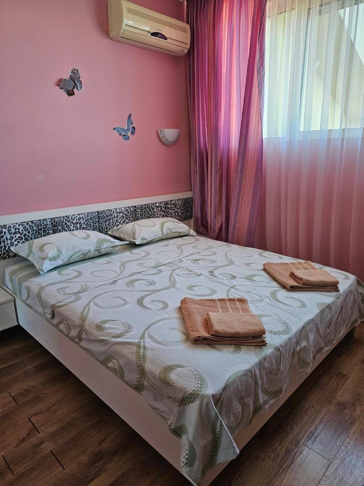 Andalusia Apartments النايت المظهر الخارجي الصورة