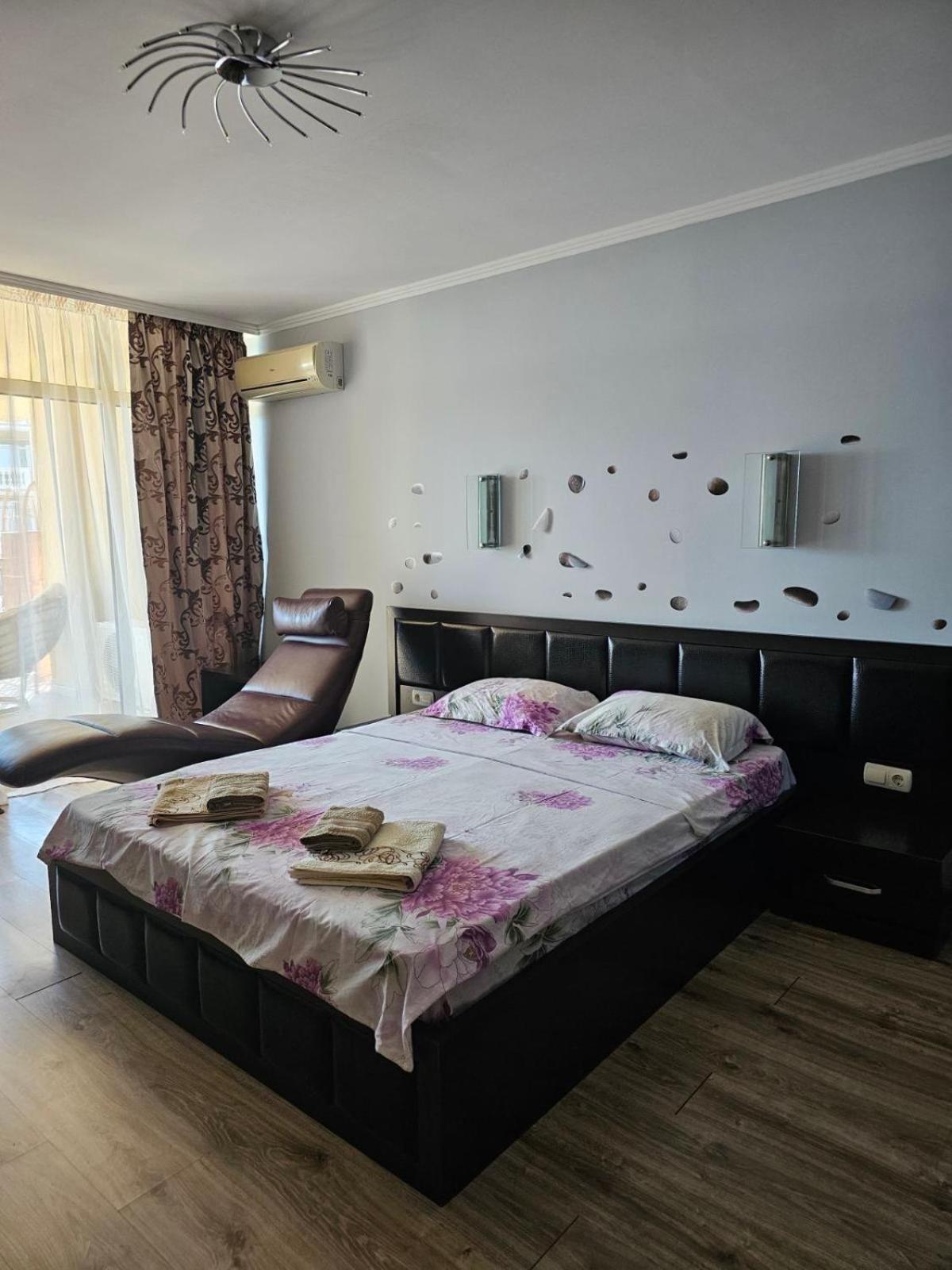 Andalusia Apartments النايت المظهر الخارجي الصورة