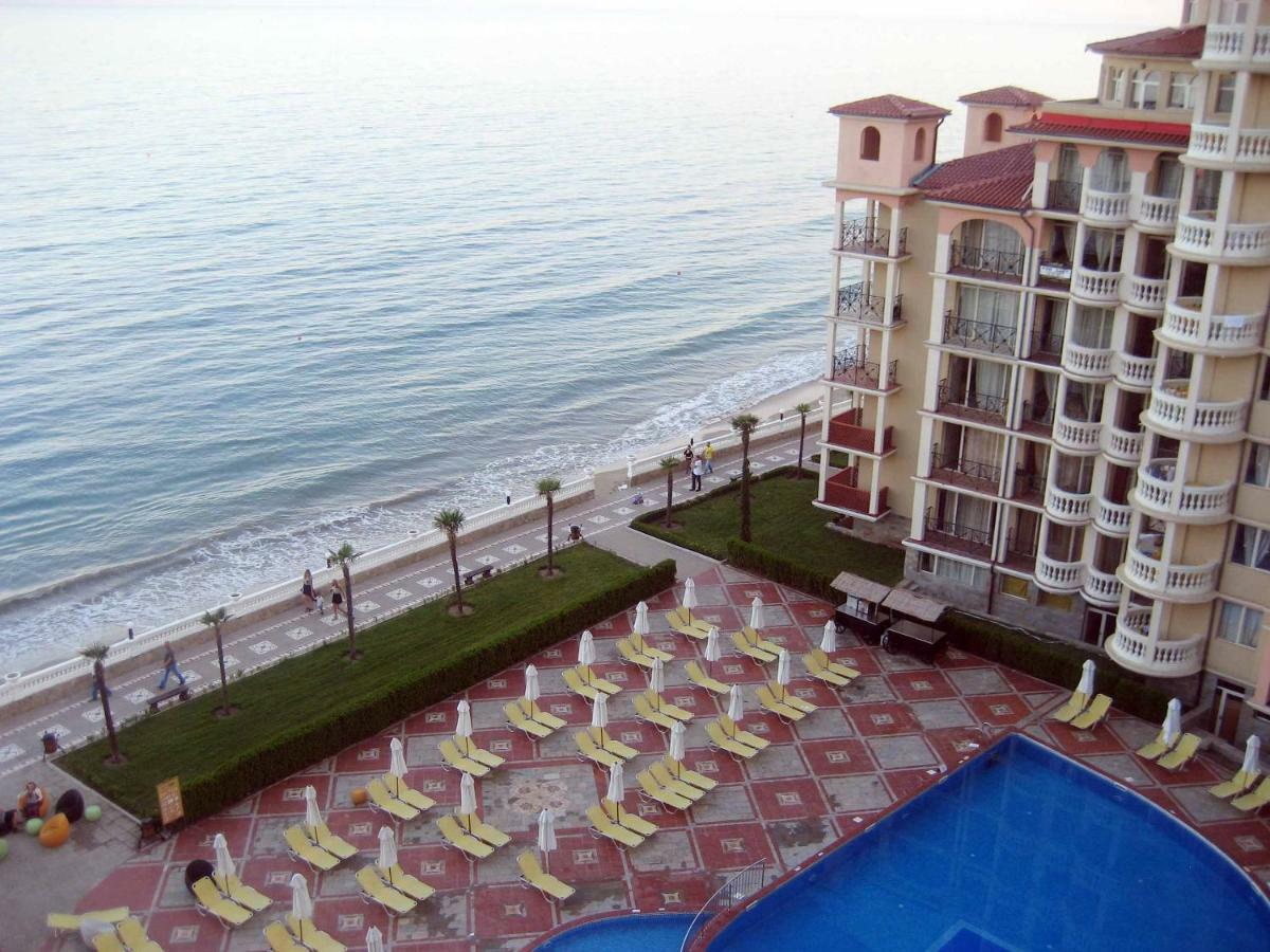 Andalusia Apartments النايت المظهر الخارجي الصورة